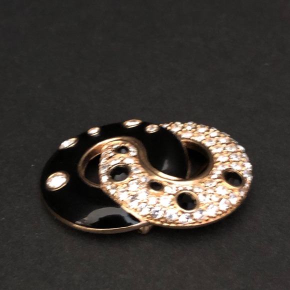 SWAROVSKI sign Swan Crystal Rhinestone Black Enamel Dbl‎ Circle Brooch Gold 2\